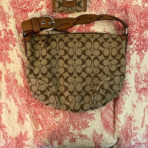 Coach HOBO Bag and Matching Wallet. Y2K and looking great./1 owner. Auth/Coach - Picture 6 of 16